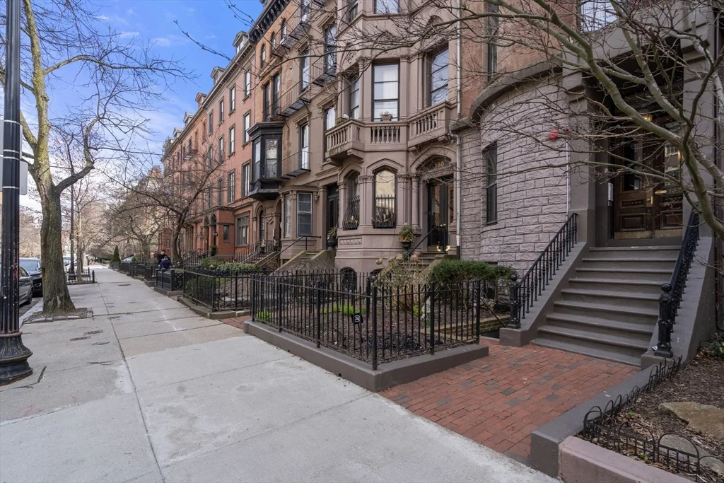 167 Beacon St, Back Bay