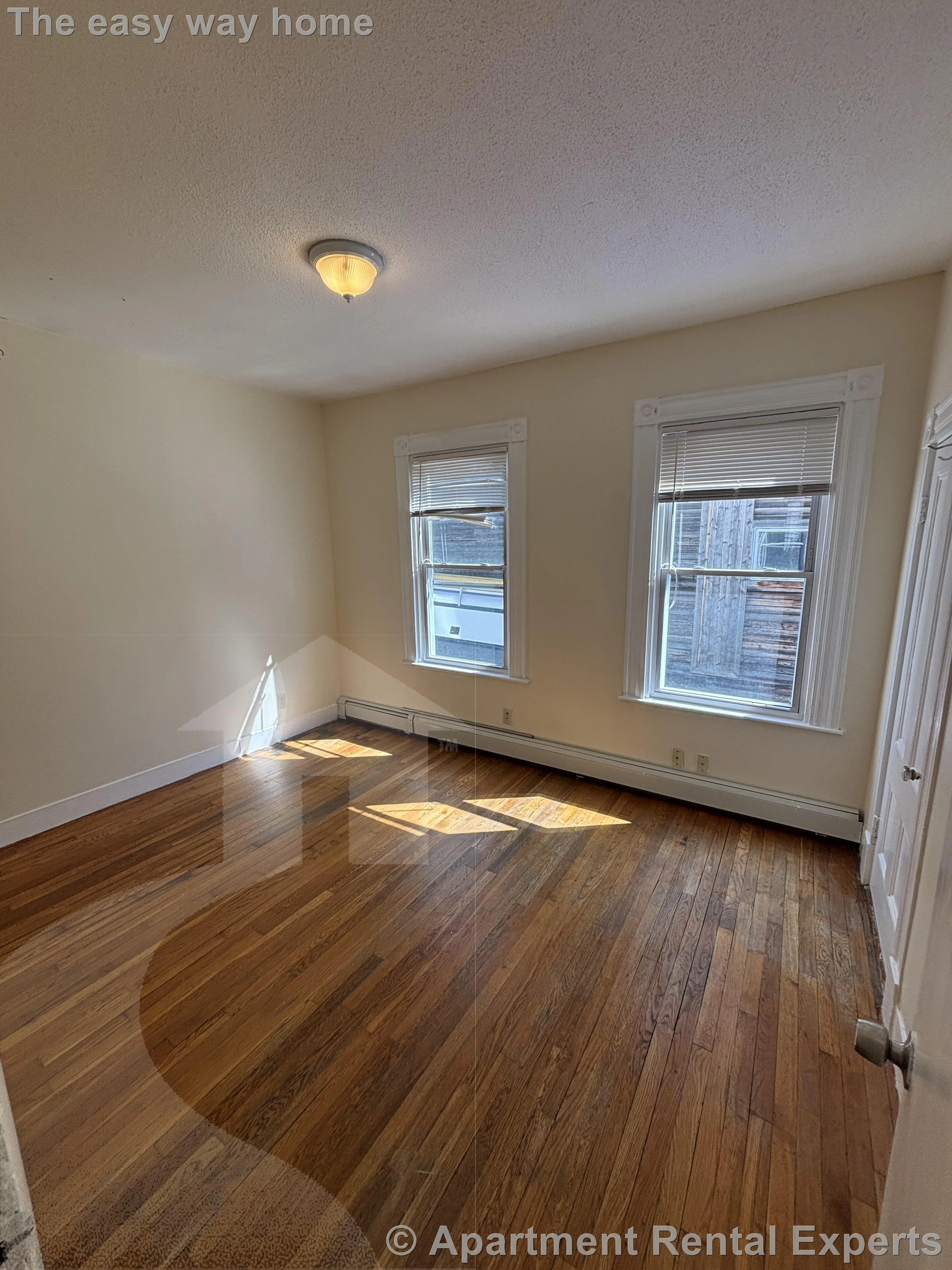 569 Main St, Tufts