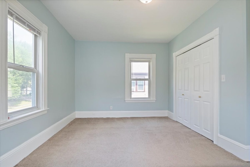 40 Whitehall St, East Dedham