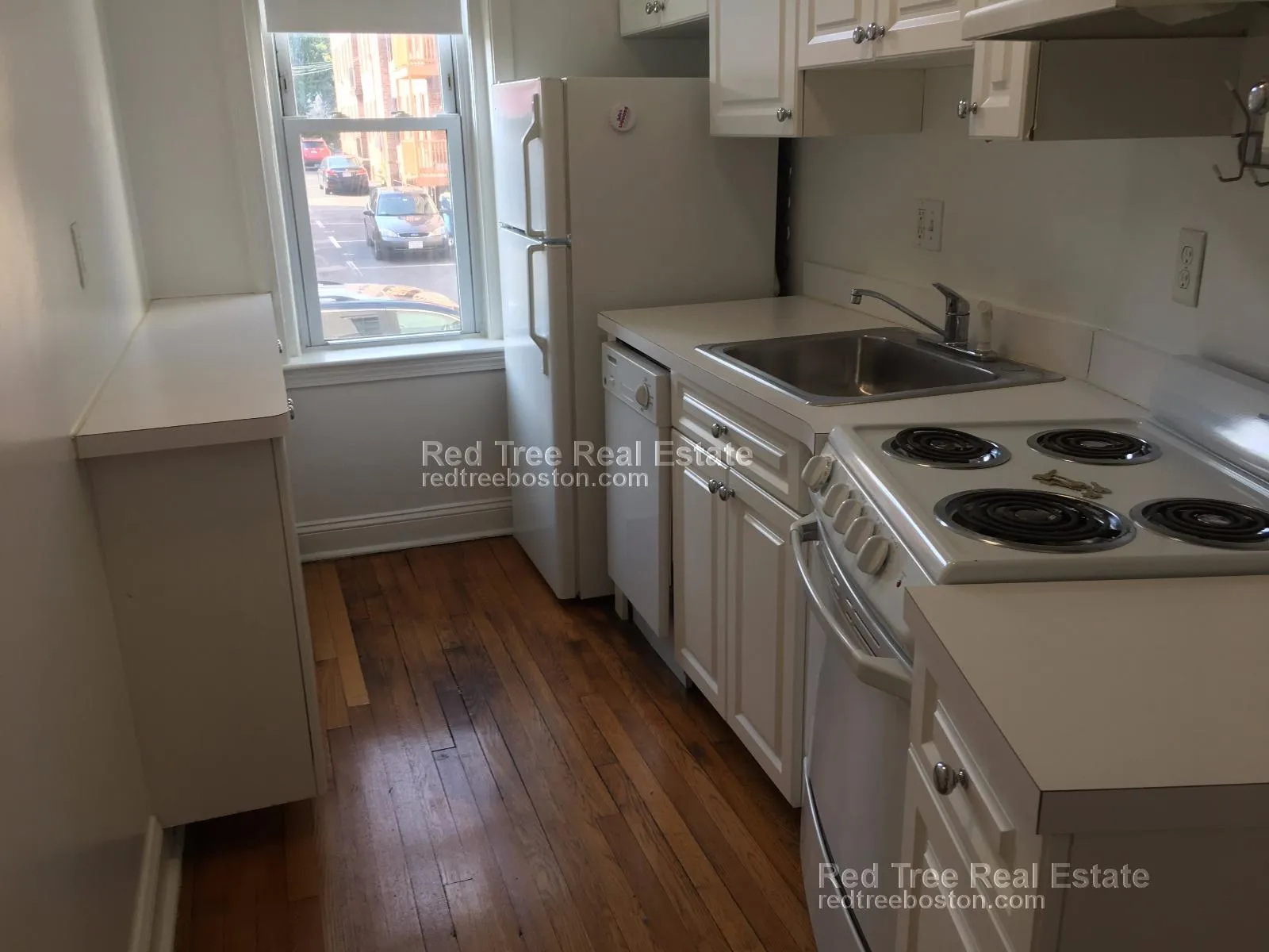 15 Green St, North Brookline