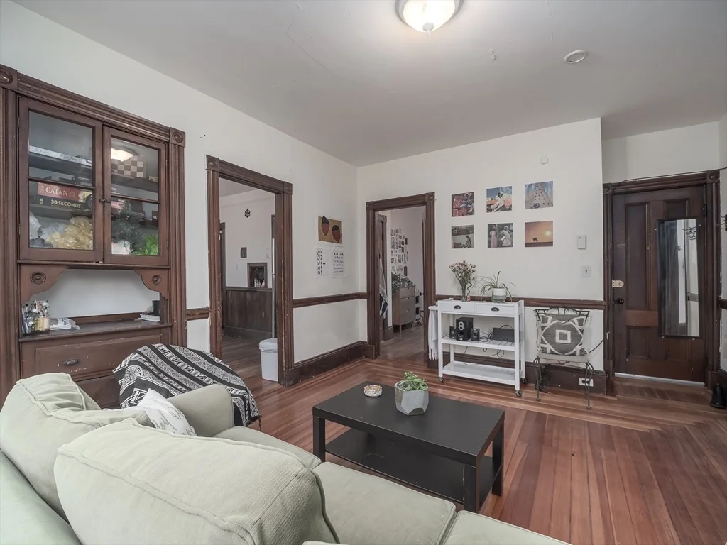 318 Beacon St, Ward Two