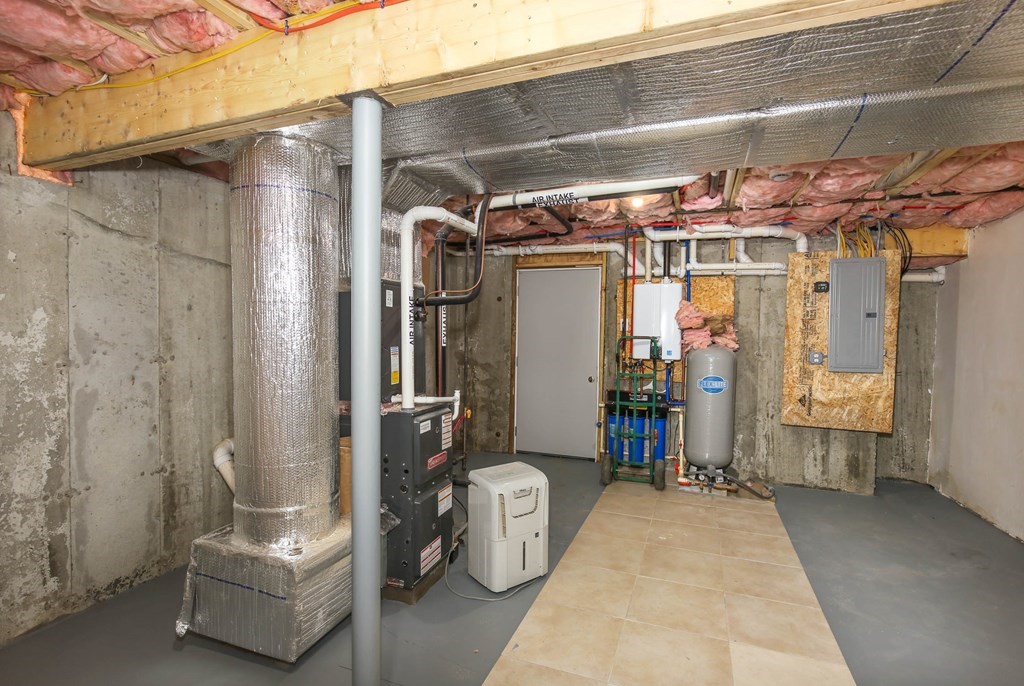 18 Kondazian St, Watertown