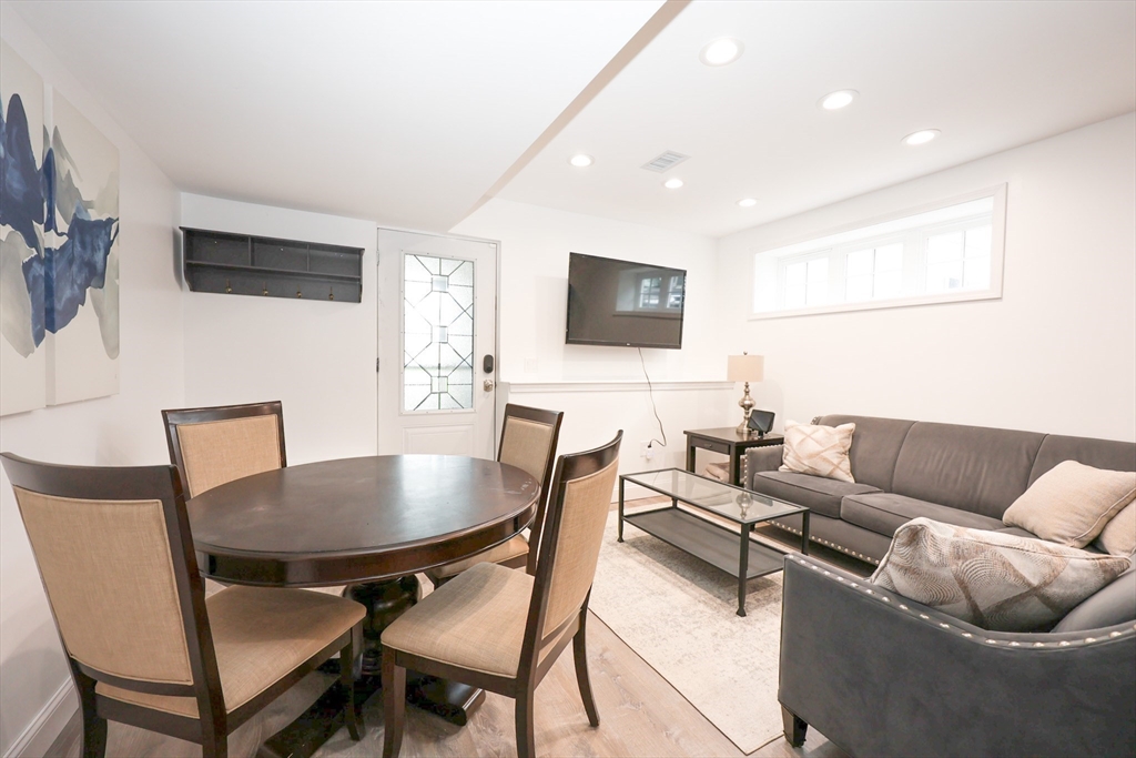 79 Granite St, Weymouth