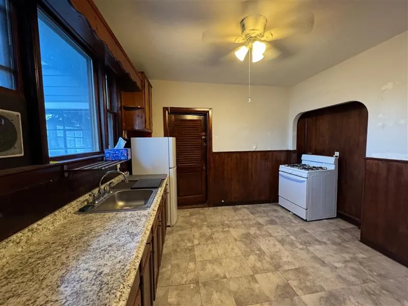 62 Liberty Ave, Powder House Square