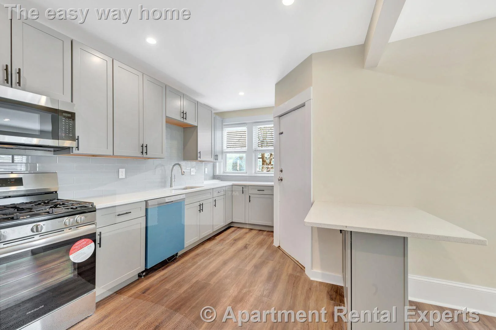 105 School St, Roxbury