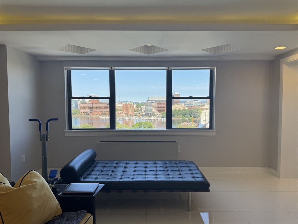 8 Whittier Pl, West End