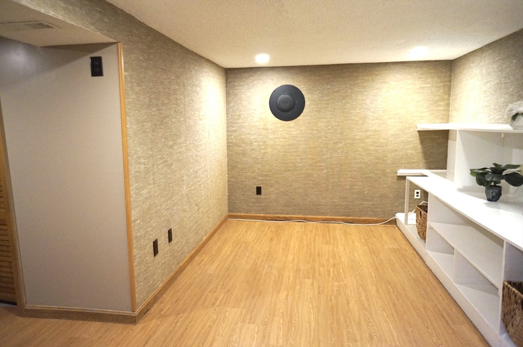 203 Wellman Ave, Chelmsford