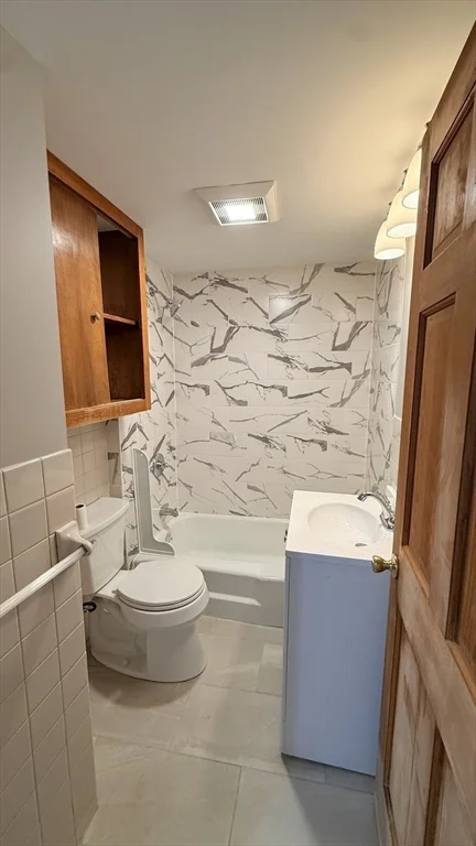 65 Lowell St, Methuen