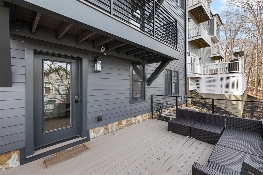 151 Mason Ter, Brookline