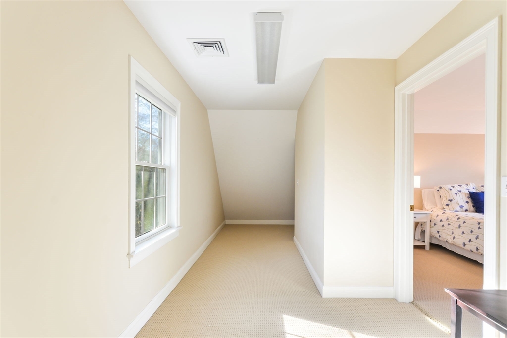 1 Puddingstone Ln, Acoaxet