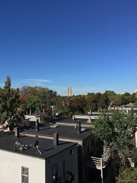 872 Massachusetts Ave, Riverside