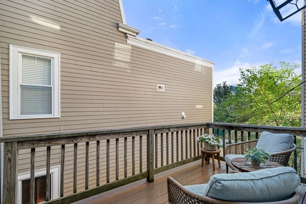 159 M, South Boston