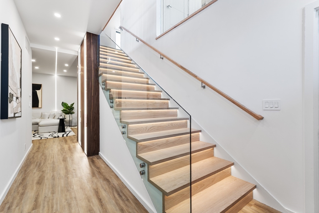 90 Auburndale Ave, Newton