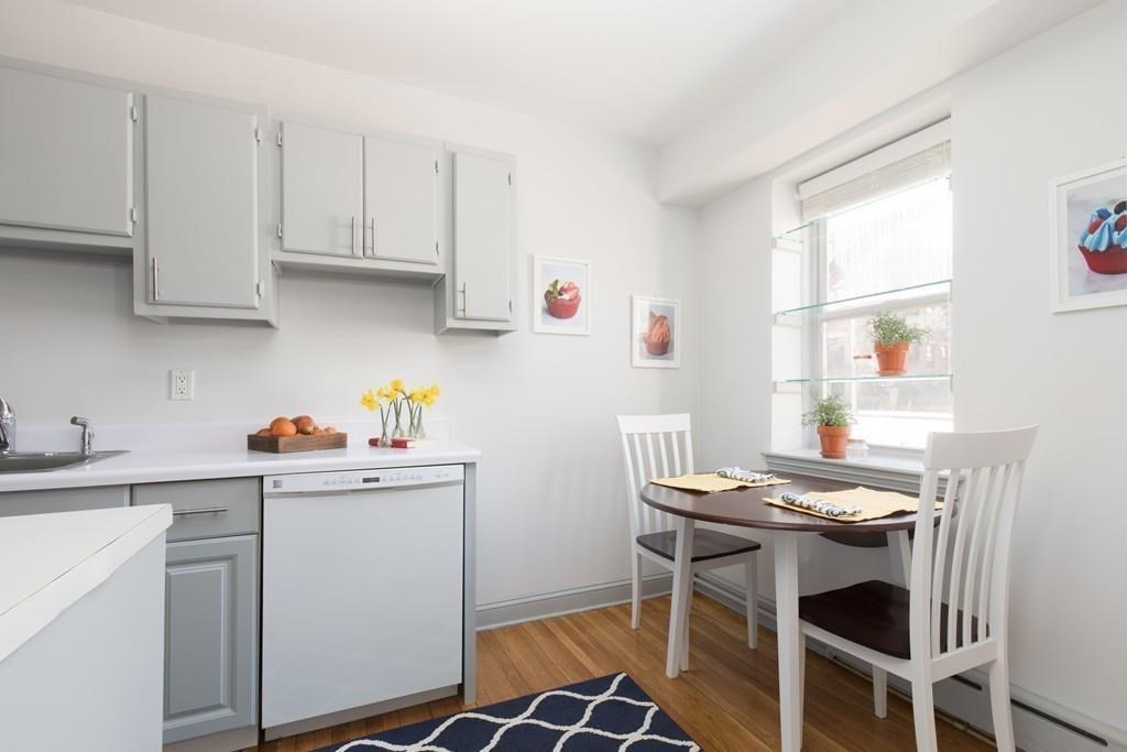 395 Broadway, Mid-Cambridge