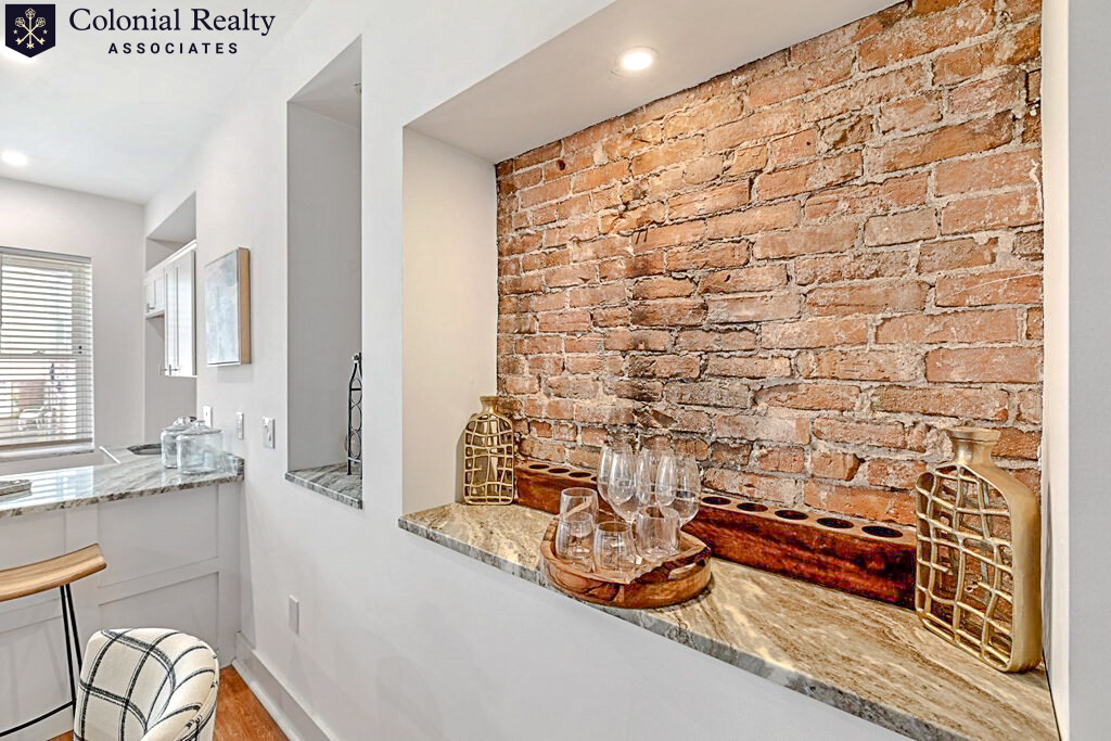 27 Swallow St, South Boston