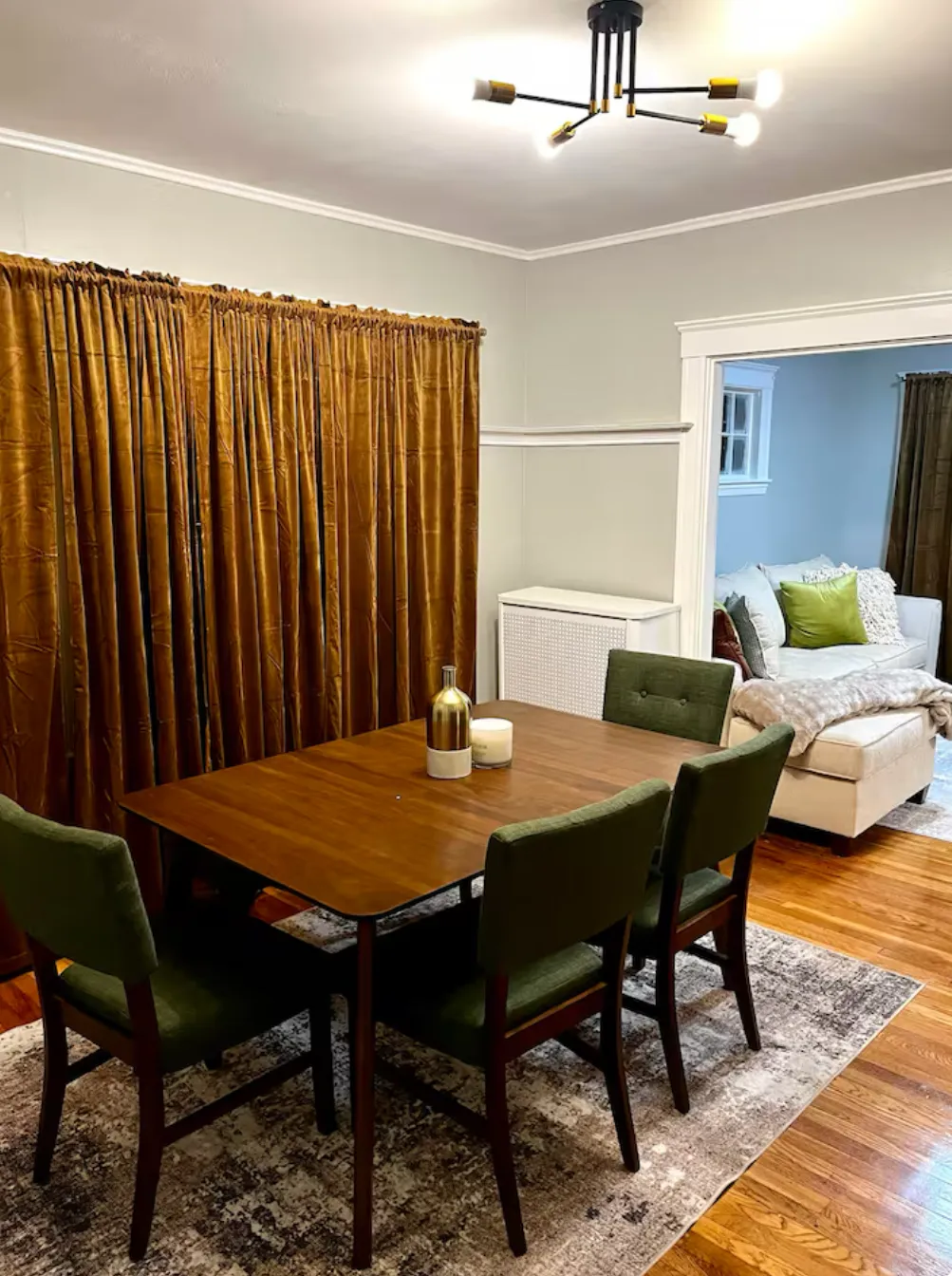 218 Wood Ave, Hyde Park