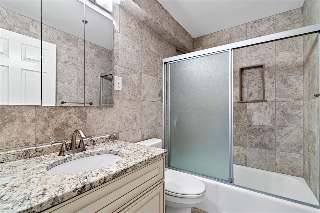 357 Commercial St, Waterfront