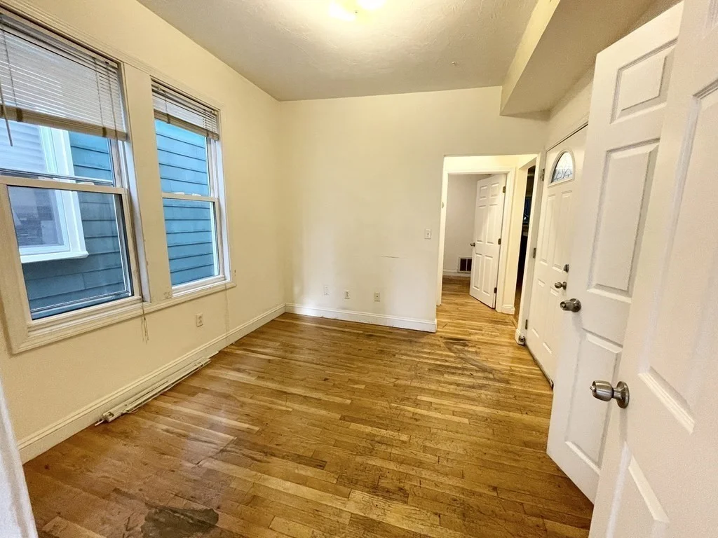 733 Parker St, Mission Hill