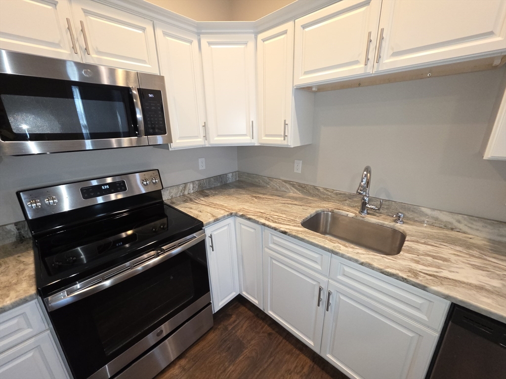 25 Brown Ave, Holyoke