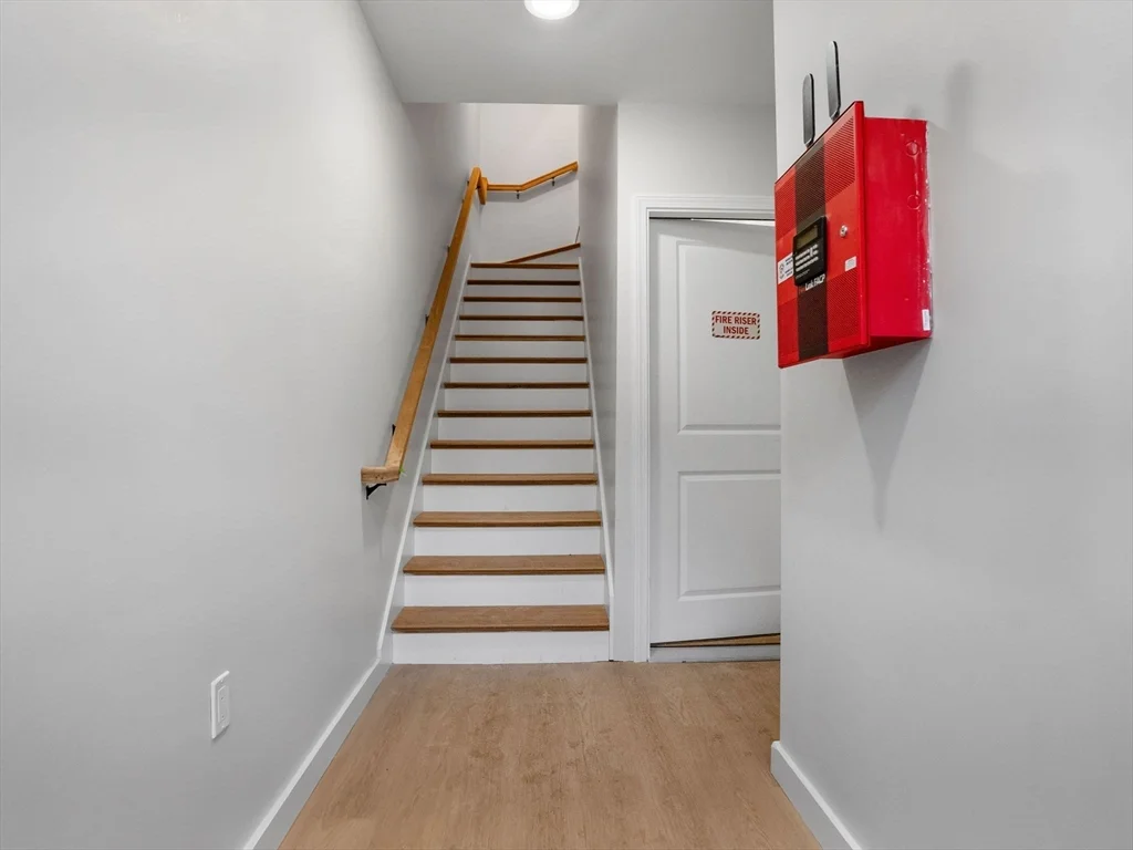 176 Salem St, North End