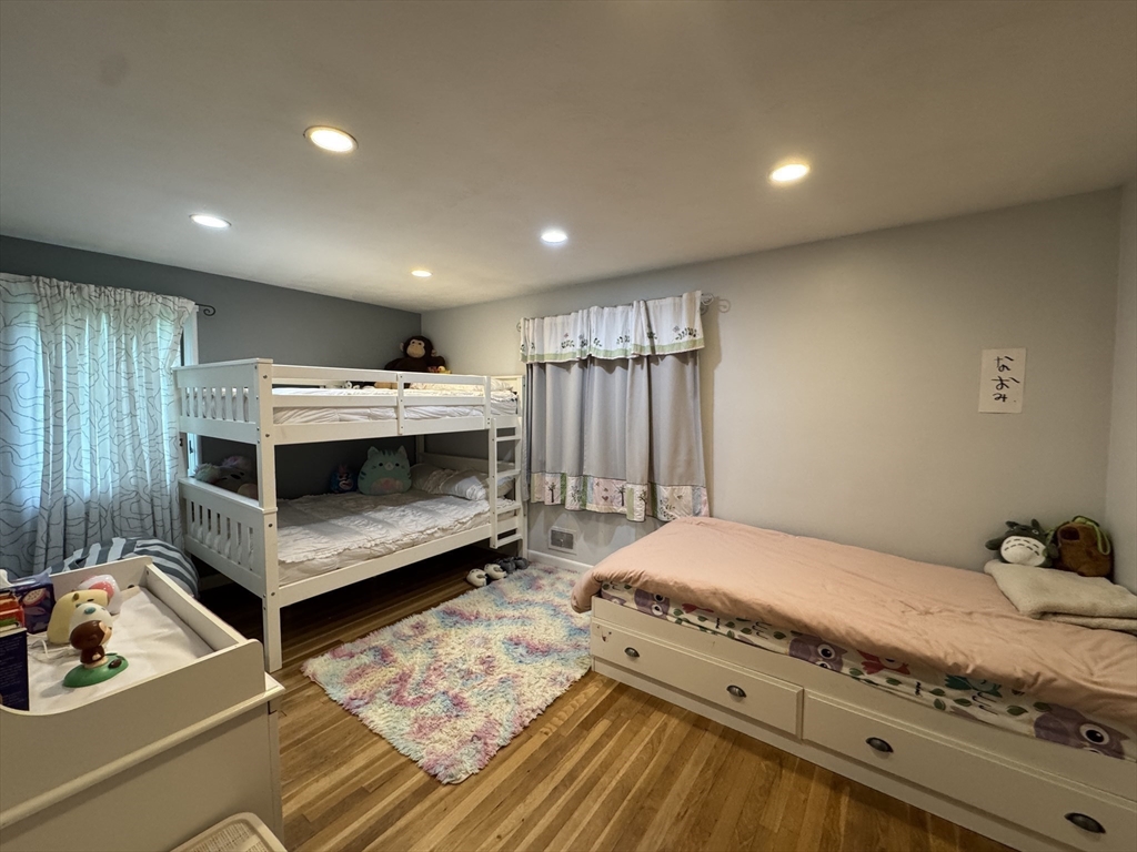 45 Dexter Rd, Newtonville