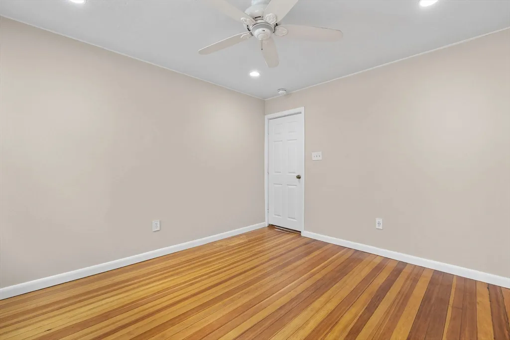 17 Wheeler Ave, Medford