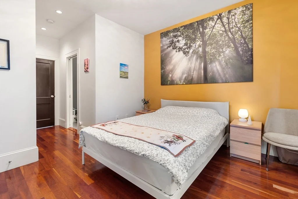 60 Sheridan St, Jamaica Plain