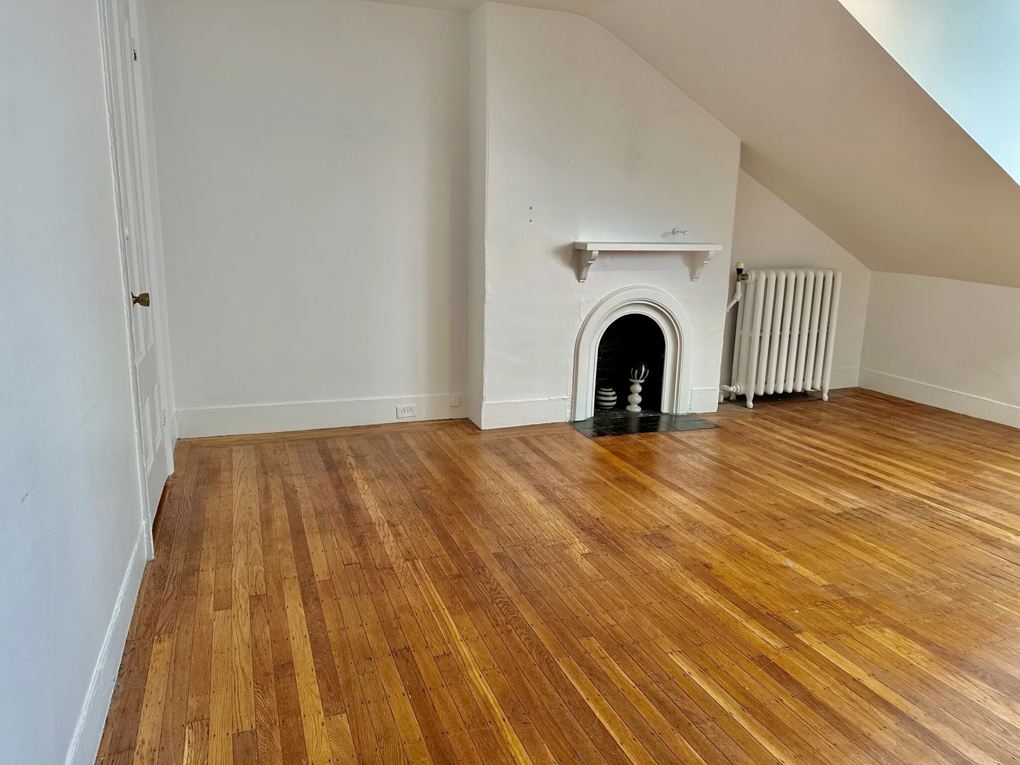 107 Charles St, Beacon Hill