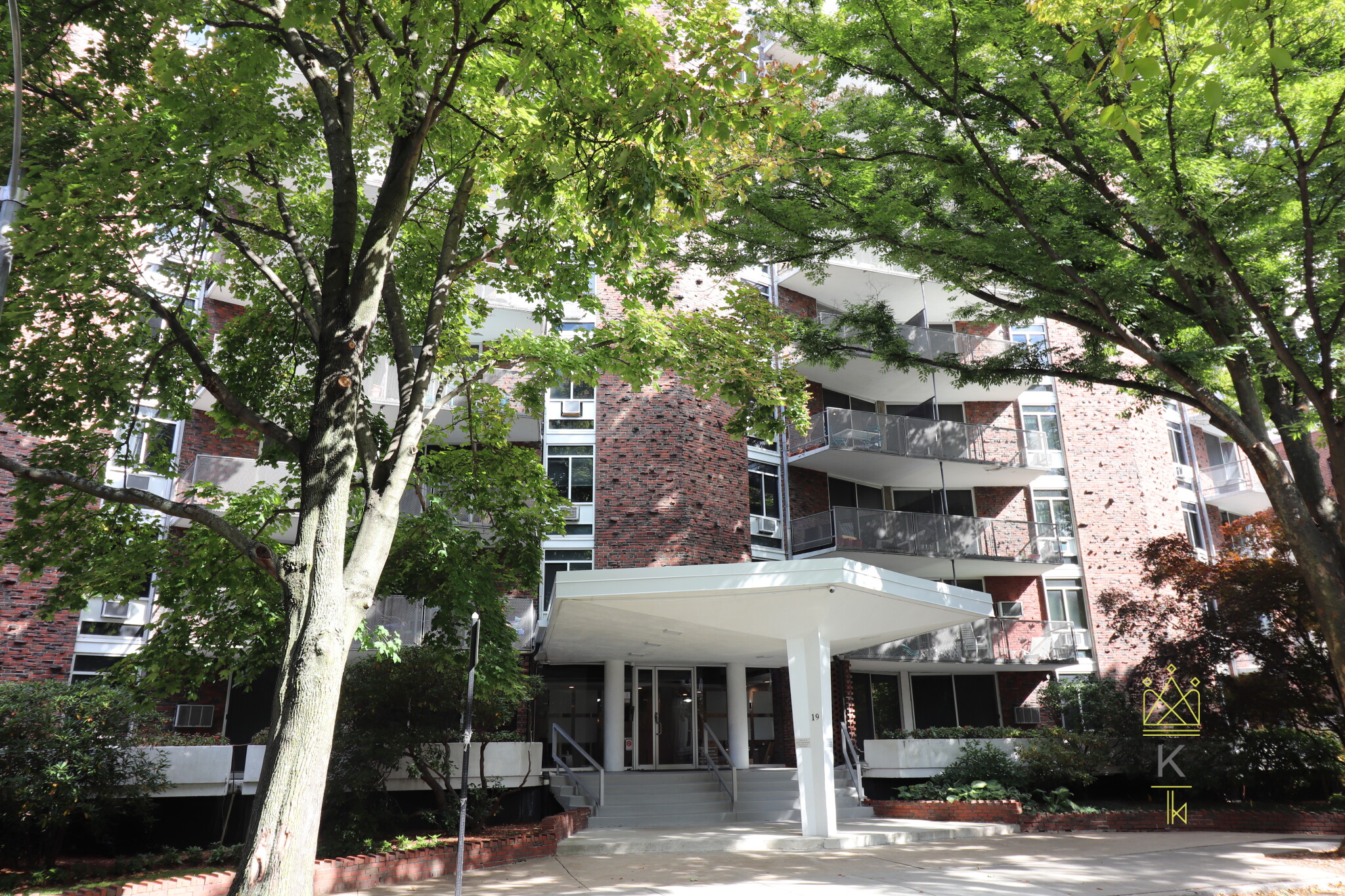 19 Winchester St, North Brookline