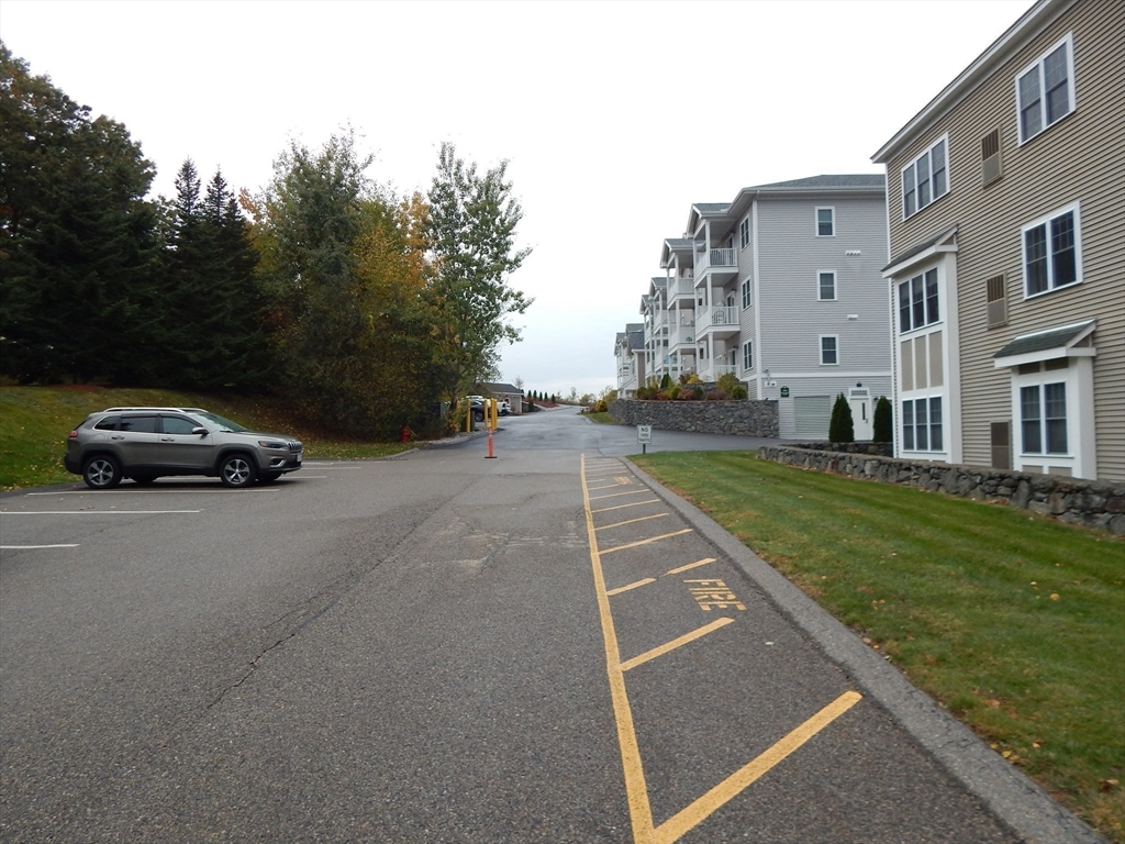 2105 Briarwood Village, Clinton