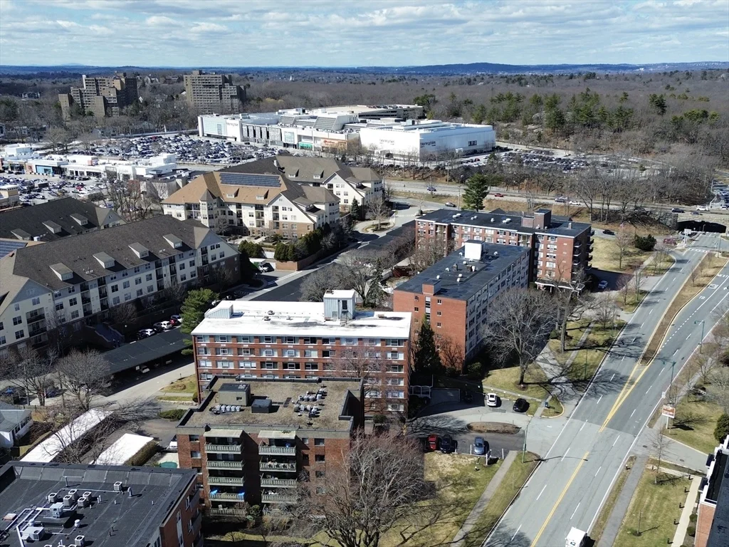 2 Hamond Pond Pkwa, Newton