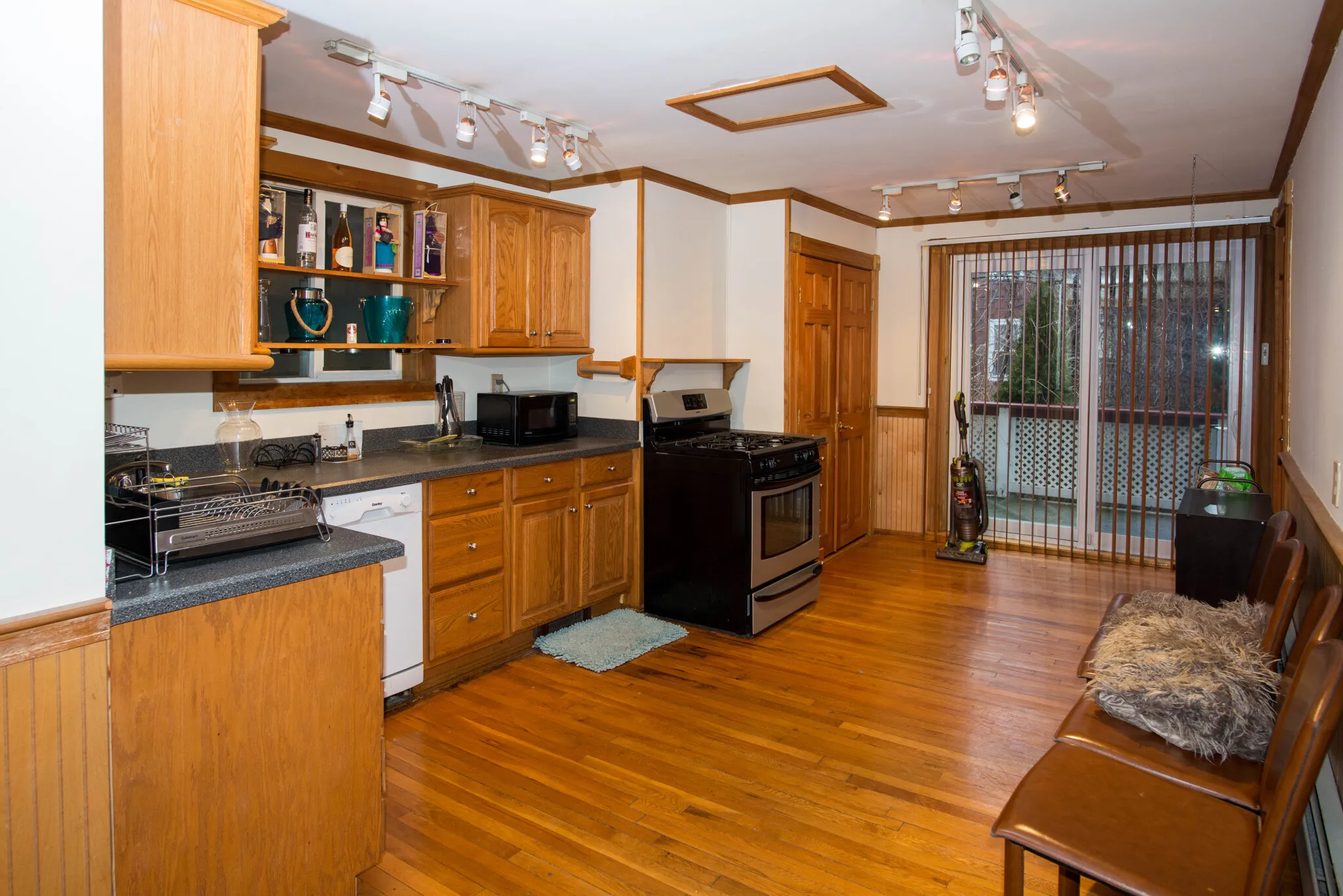 132 Bremen St, East Boston