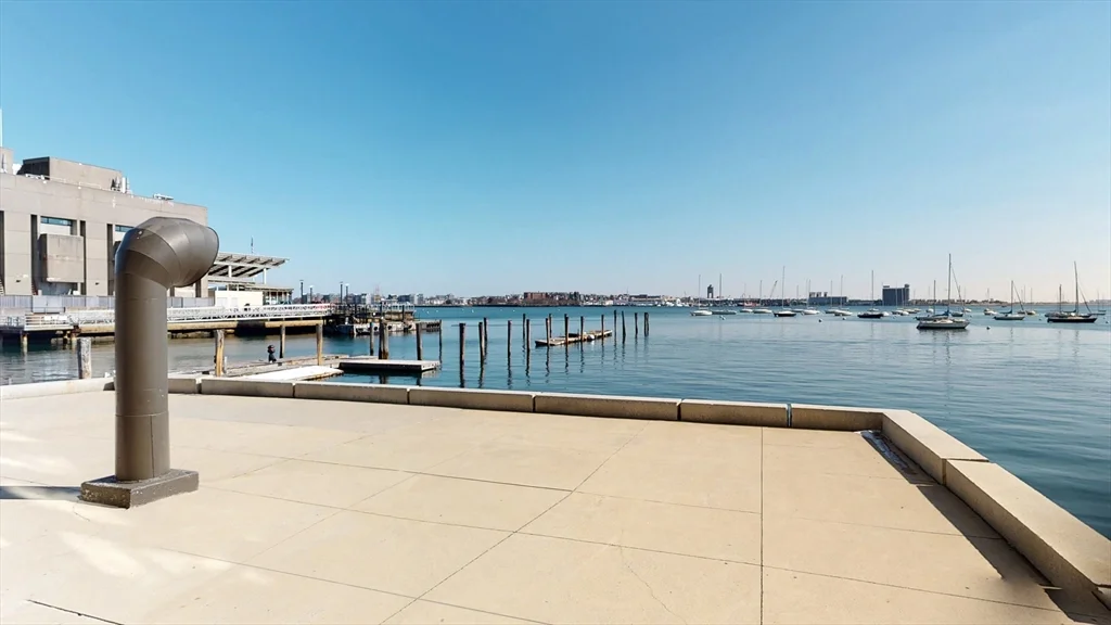 85 E India Row, Waterfront
