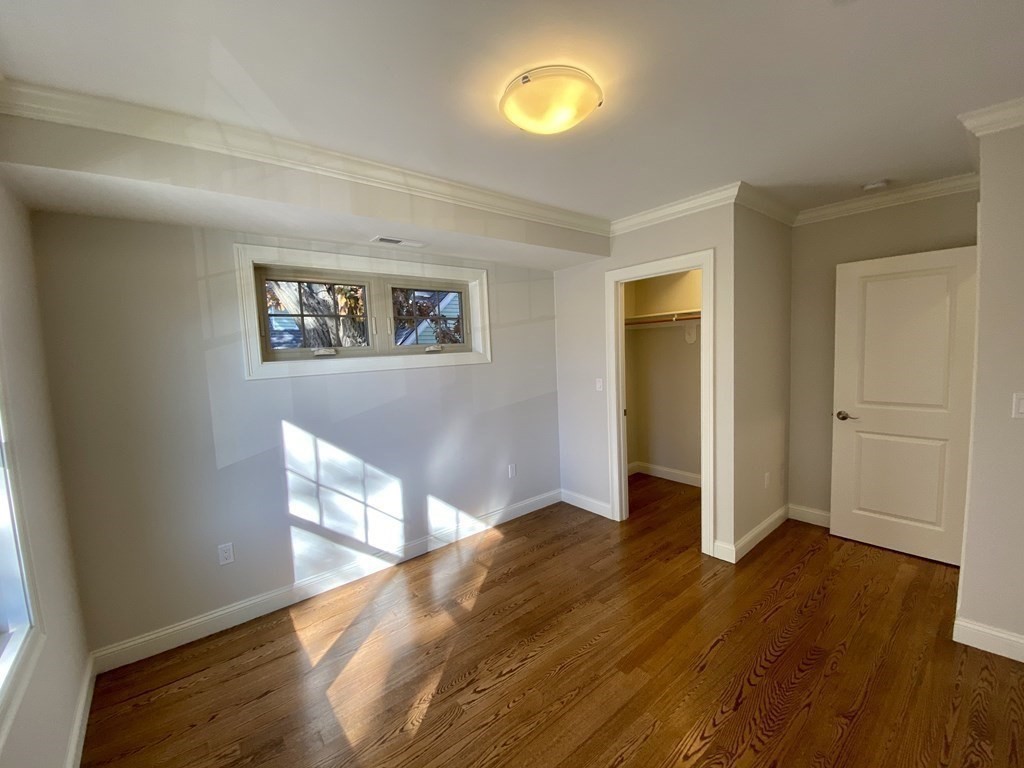 8 Maplewood St, West Roxbury