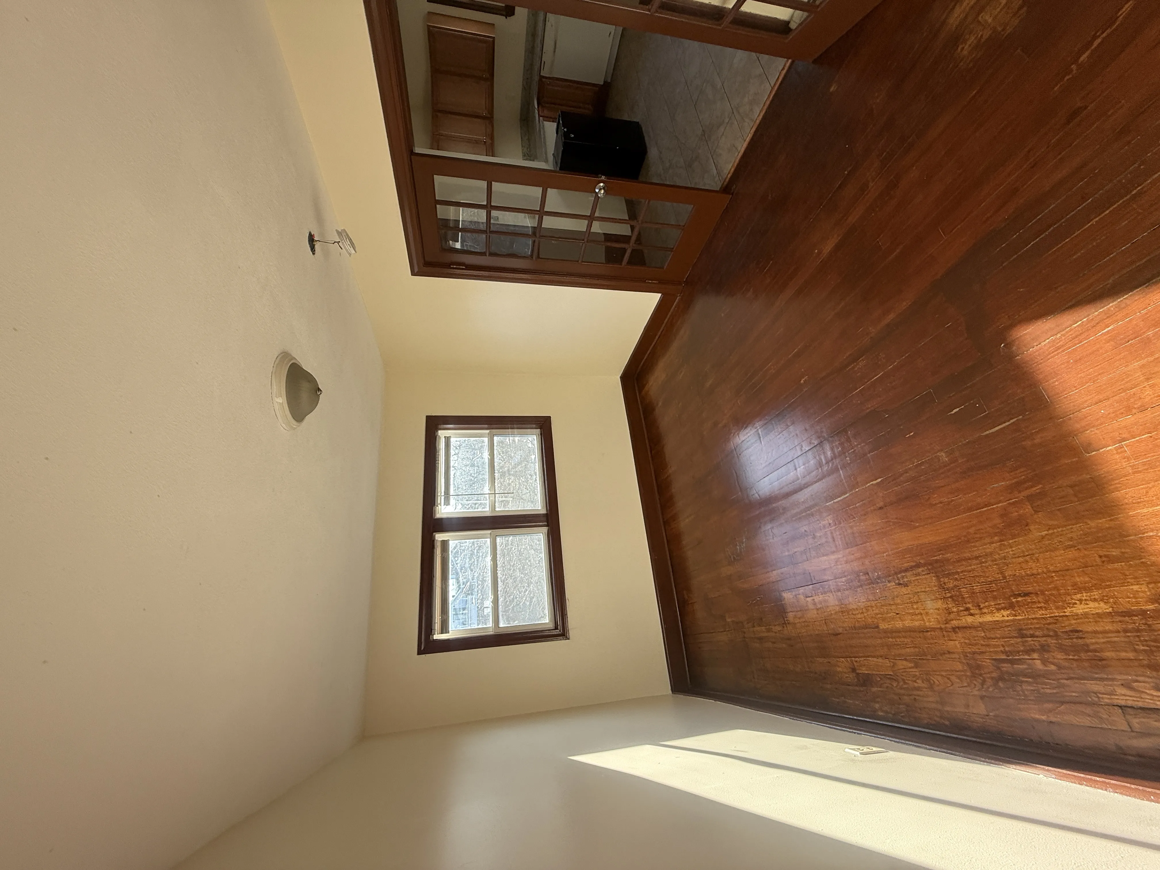 569 Main St, South Medford