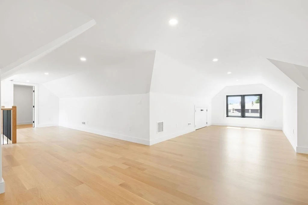 1597 Centre St, Newton Highlands