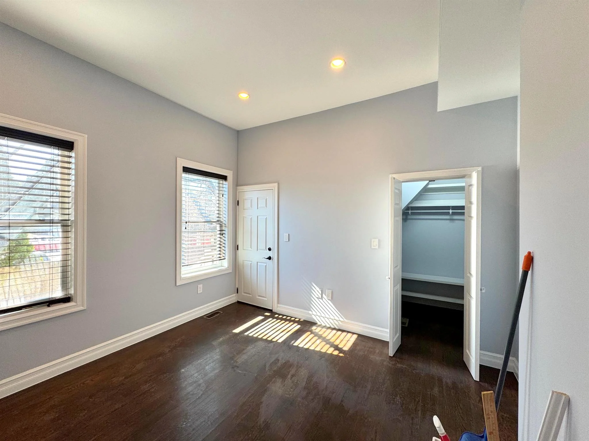 8 Cross Street East, East Somerville