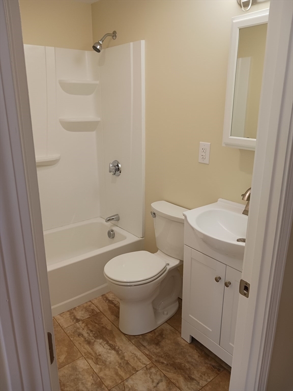 7 Sawyer Pl, Plymouth