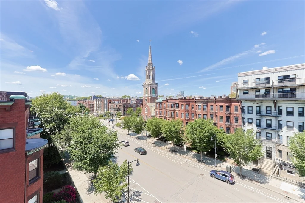 857 Beacon St, Fenway