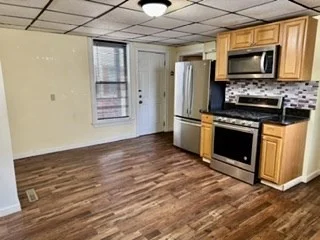 83 Lane St, Lowell