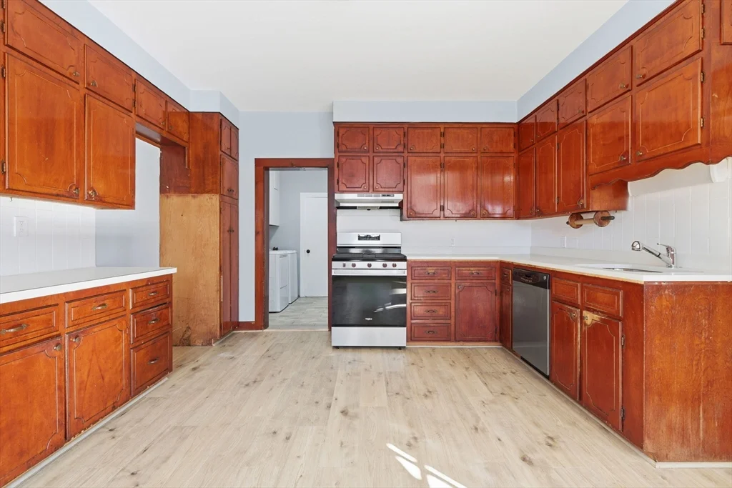 48 Walker St, Falmouth (village)