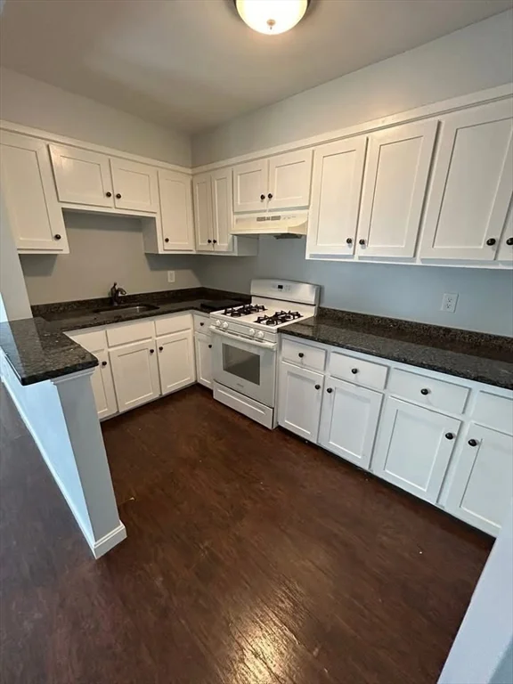 226 East Main St, Fall River