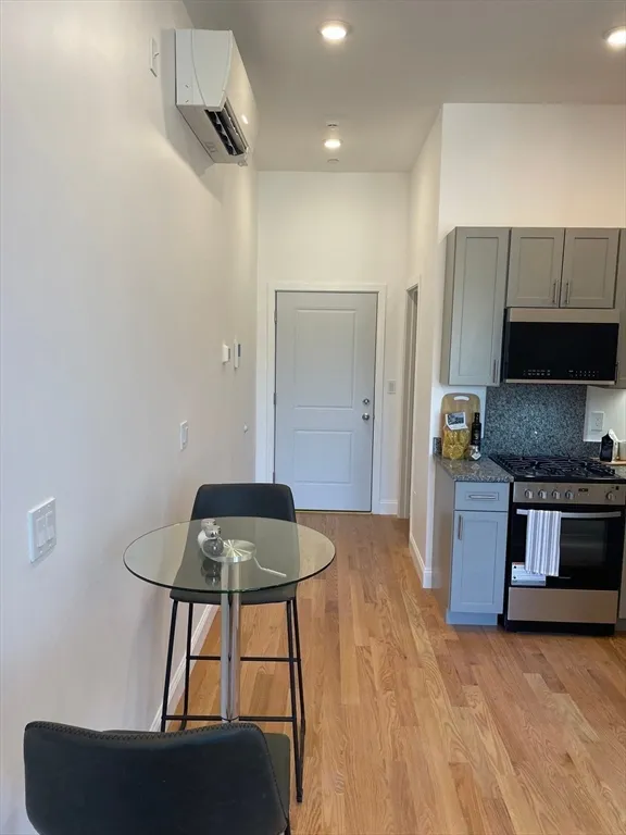 52 Washington St, Chelsea