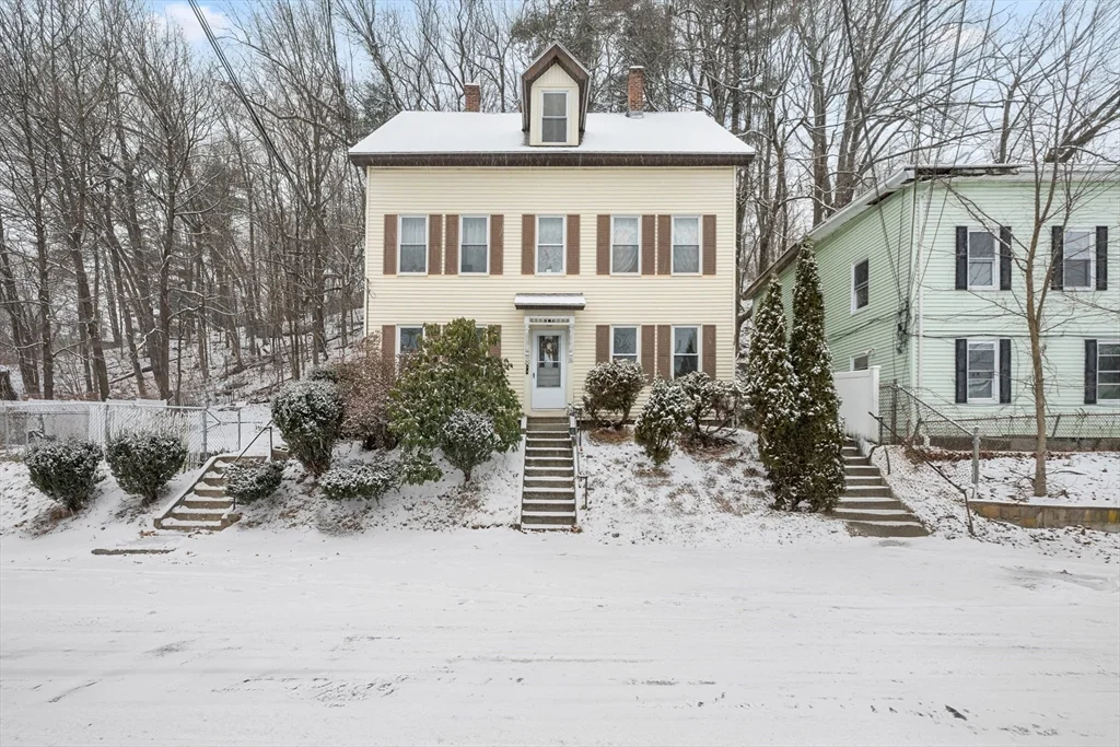 20 Temple St, Fitchburg