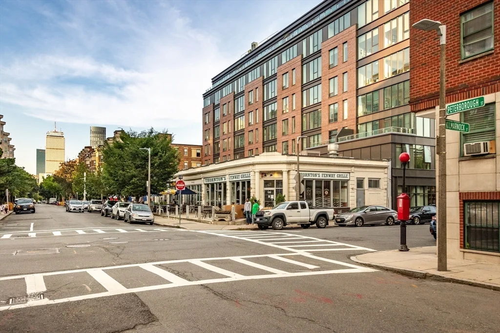 108 Peterborough St, Fenway