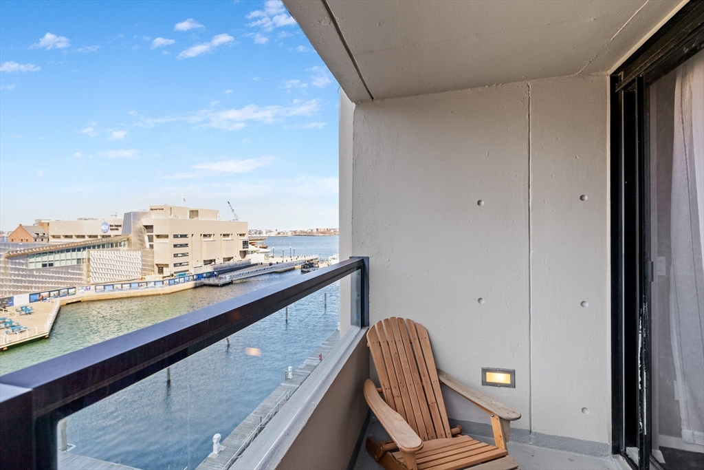 85 E India Row, Waterfront