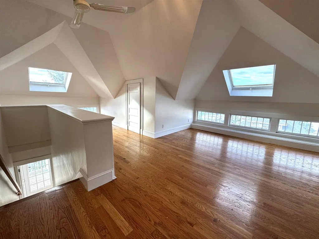 14 Breck Ave, Oak Square