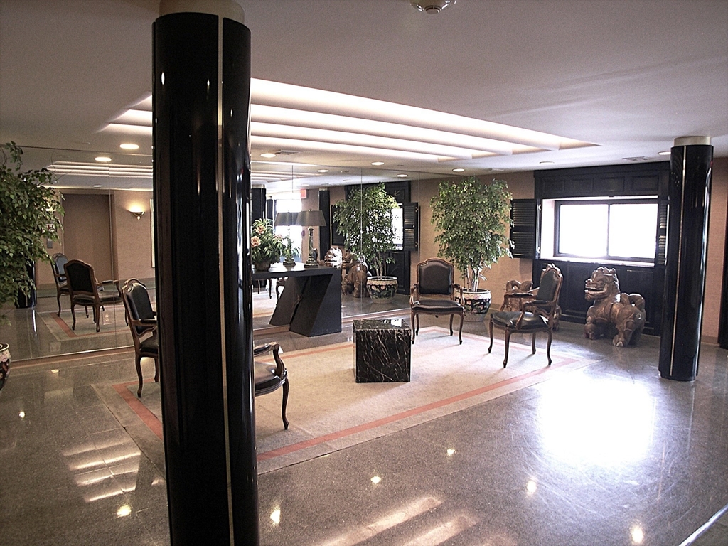 1323 Worcester Rd, Framingham