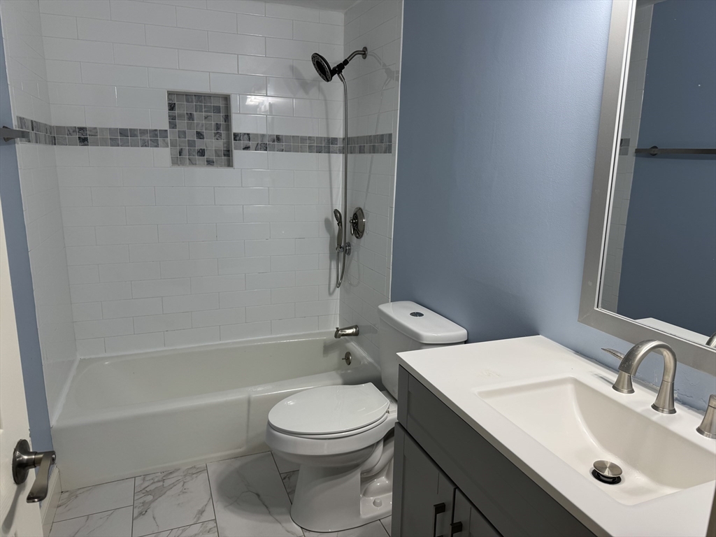 250 Nesmith St, Belvidere