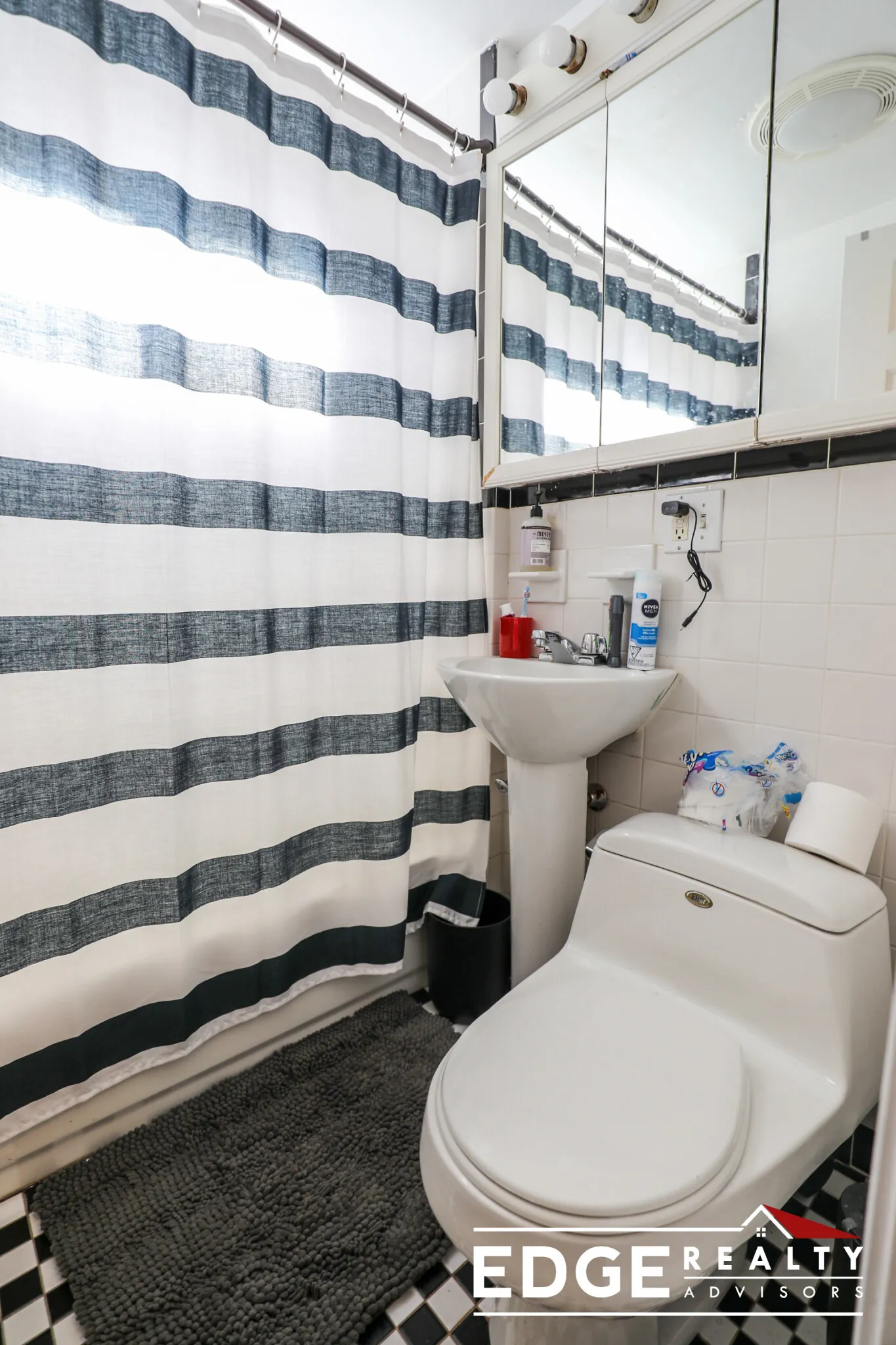 17 Pratt St, Allston